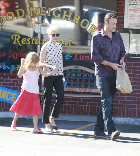Jason Segel Addicted To Sex? Michelle Williams Split Because Of Alcohol, Sex Issues