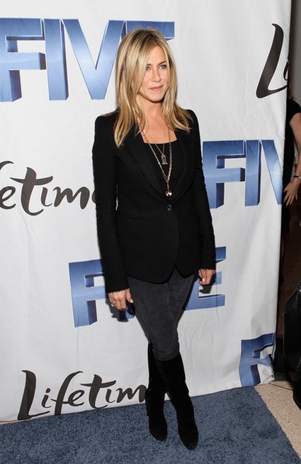 Jennifer Aniston Reported 6 Months Pregnant – Is It A Boy or Girl?