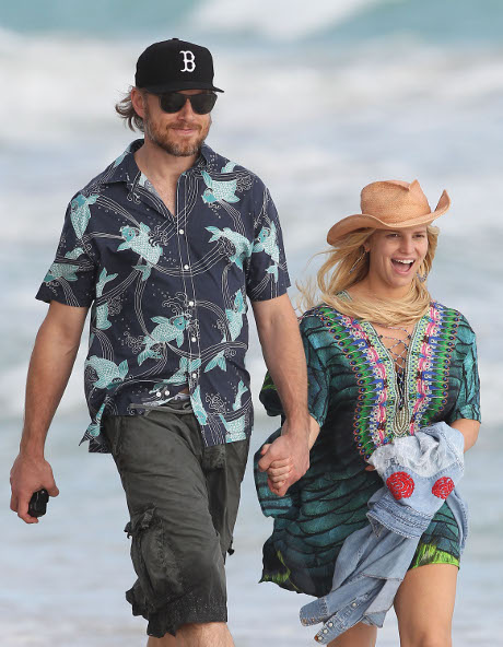 Jessica Simpson’s Terrifying Miscarriage Scare While On Vacation