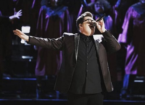 WATCH Winner Jordan Smith and Usher Duet ‘Without You’ on The Voice Season 9 Finale Video