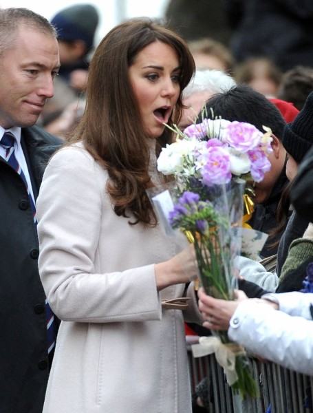 Is The Haircut Just A Distraction? More Signs Kate Middleton’s Pregnant (Photos)