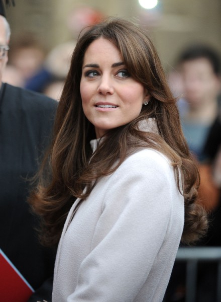 Kate Middleton Traumatized By Pregnancy, Royals Afraid Of Another Princess Diana Problem