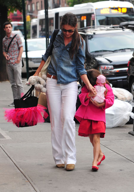 Katie Holmes Puckers her Lips and Prepares to Dive Back into the Dating World