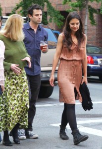 Katie Holmes Finally Moves On From Tom Cruise, Dating Co-Star (PHOTOS) 0522