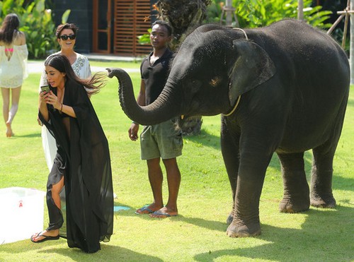 Keeping Up With The Kardashians LIVE Recap: Season 9 Episode 15 “A Thailand Vacation Part 1” 7/20/14