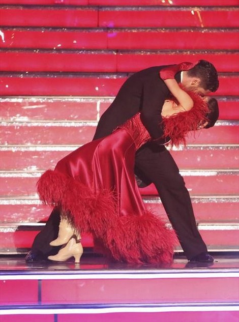 Kelly Monaco Dancing With the Stars All-Stars Foxtrot/Cha-Cha Fusion Performance Video 11/5/12
