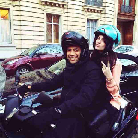 Kendall Jenner Posts Chic Pic Of Her Riding On Back Of Vespa With Hot Model – Trying To Make Harry Styles Jealous! (PHOTOS)
