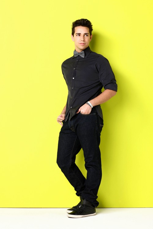 Lazaro Arbos American Idol “We Are The Champions” Video 4/3/13