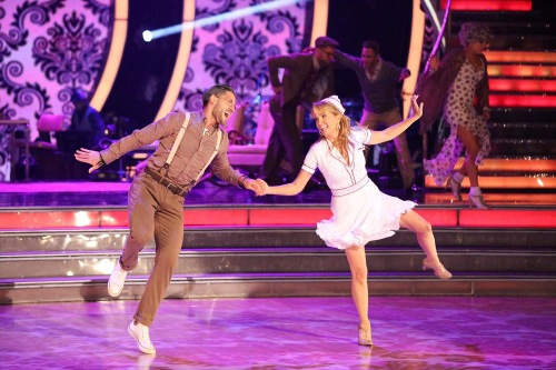 Lea Thompson & Artem Chigvintsev Dancing With the Stars Salsa Video Season 19 Week 6 10/20/14 #DWTS
