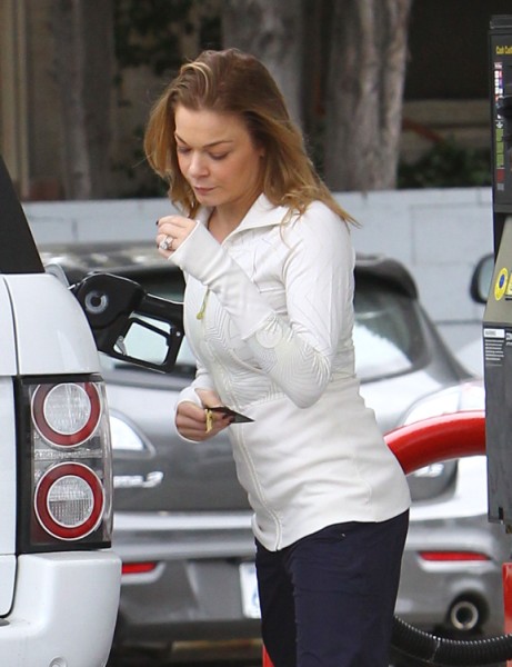 LeAnn Rimes Calls Herself Pathetic, Talks Brandi Glanville Feud On Tonight Show (Video)