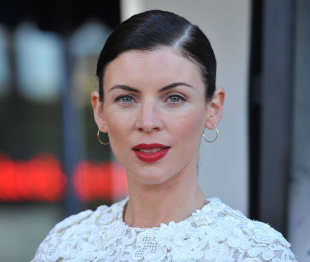 Liberty Ross Continues to Flaunt Bare Finger, Still Not Wearing Her Wedding Ring