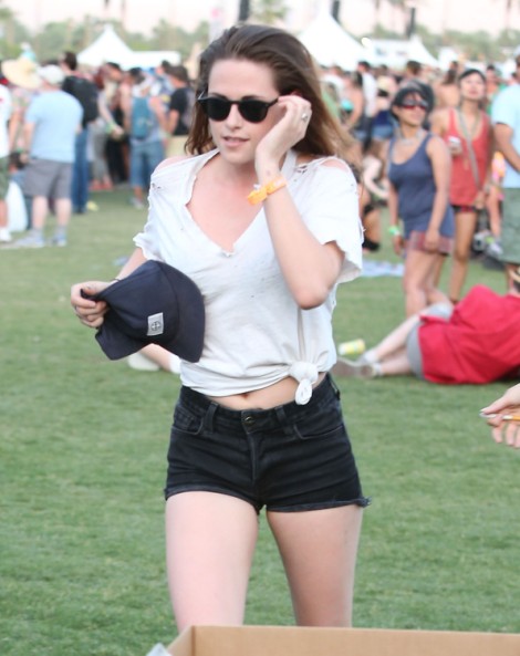 Kristen Stewart Freaks Out After Near Run-In With Liberty Ross At Coachella