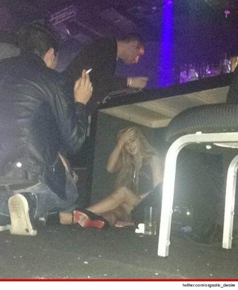 Lindsay Lohan Steals From Anger Management Jewelry, Clothes, Shoes, Sunglasses – Trades For Crack Cocaine In Brazil? (PHOTO)