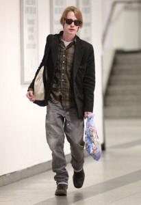 Macaulay Culkin Clean And Sober Looking For Once, Trying To Win Mila Kunis Back? 0113
