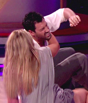 Kirstie Alley’s Dance Partner Goes Down Hard – Bounces Back On DWTS