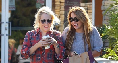 Miley Cyrus Hangs Out With Anna Oliver Girl Who Released Bong Video