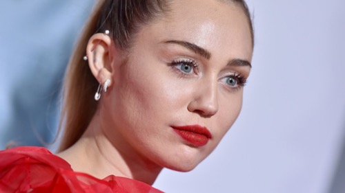 Miley Cyrus, Hannah Montana Costumes and Props Headed To Auction