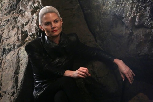 Once Upon a Time Recap – Villain’s Everywhere: Season 5 Episode 3 “Siege Perilous”
