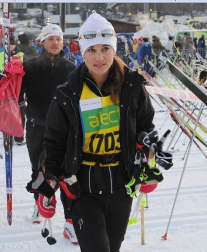 Kate Middelton’s Sister Pippa Middleton Skis And Smiles (Photo)