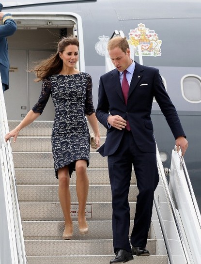 Prince William and Kate Finally Touch Down on Canadian Soil – Photo
