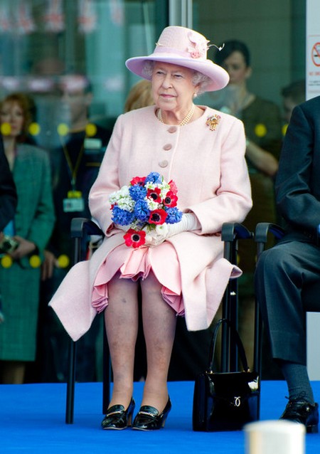Queen Elizabeth II Surprises Newlyweds – But Not Kate Middleton And Prince William