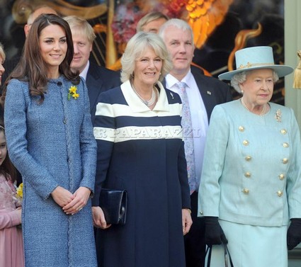 Kate Middleton Shares A Day With Two Queens But No Prince (Photo)