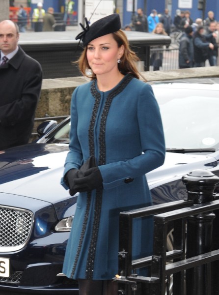 Queen Elizabeth Forcing Kate Middleton To Work More – Pushy Or Practical? (Photos)