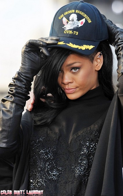 Rihanna Desperate To Play Whitney Houston On The Big Screen