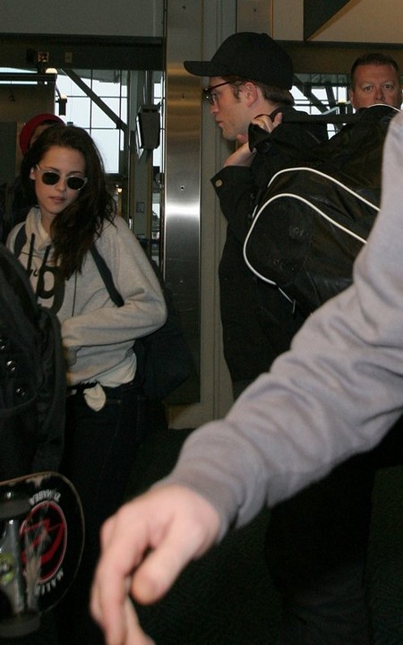 Robert Pattinson And Kristen Stewart: So Long Canada!