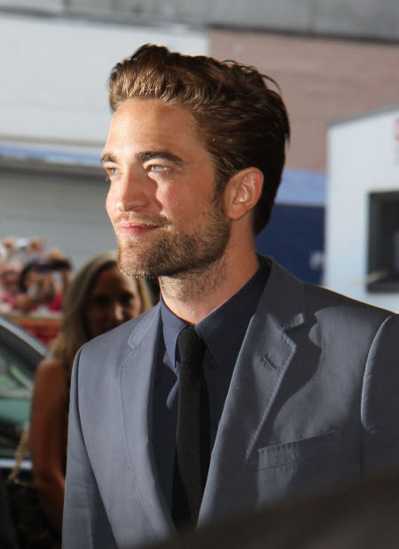 Does Robert Pattinson want to be a Pornstar now? (Video)