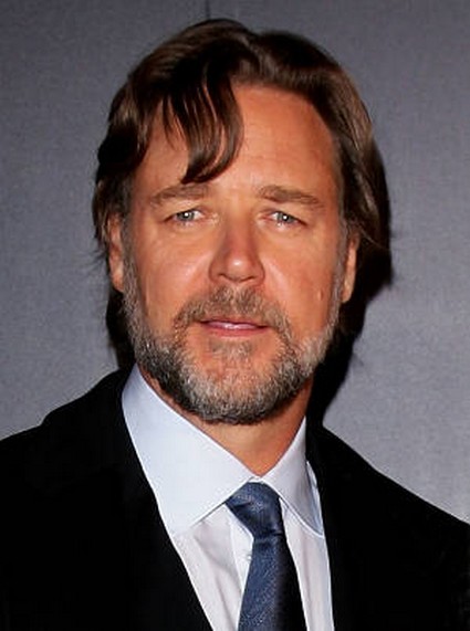 Russell Crowe In The Gym For ‘Man of Steel’ Role