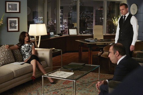 Suits Detailed Recap: Season 4 Episode 9 “Gone”