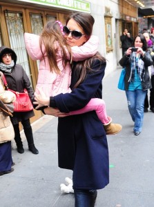 Katie Holmes Hires Dating Coach To Relearn How To Flirt And Pick Up Men 0115