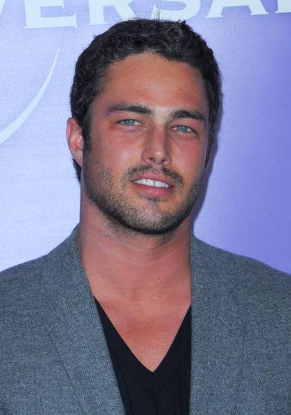 Vampire Diaries’ Taylor Kinney Sick of Girlfriend Gaga’s Shtick