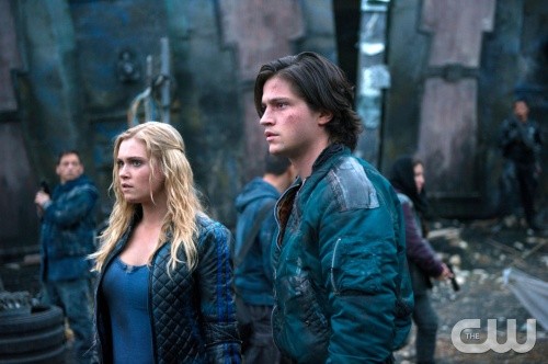 The 100 Fall Finale Recap – Finn Gives Himself Up: Season 2 Episode 8 “Spacewalker”