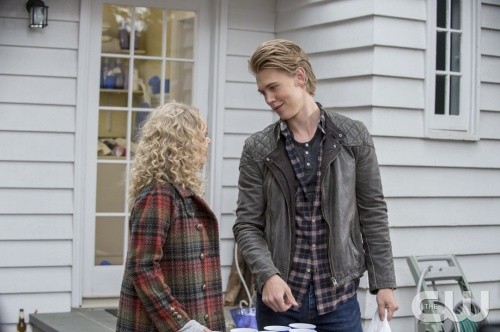 The Carrie Diaries RECAP 1/3/14: Season 2 Episode 9 “Under Pressure”