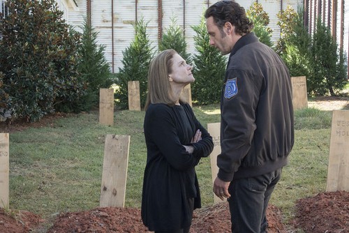 The Walking Dead Spoilers Season 5 Finale: Will Daryl Dixon Die, Major Death Revealed in Promos?