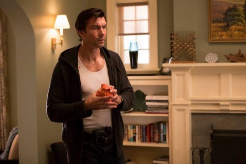 The Mysteries of Laura Recap – “The Mystery of the Unwelcome Houseguest”: Season 2 Episode 11
