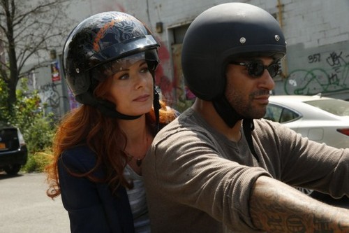 The Mysteries of Laura Recap 10/1/14: Season 1 Episode 3 “The Mystery of the Biker Bar”