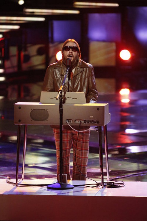 Nicholas David The Voice Top 6 “Over The Rainbow” Video 12/3/12