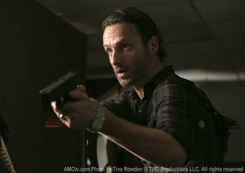 The Walking Dead Season 3 Episode 14 “Prey” Sneak Peek Video & Spoilers