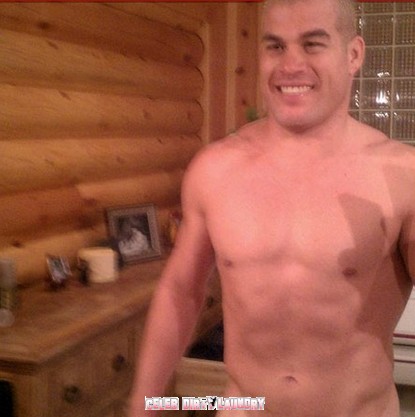 Tito Ortiz Hacked, Nude Photo Leaked – Photo