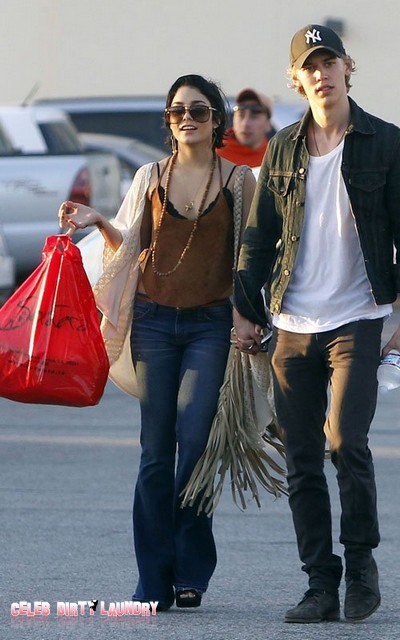 Vanessa Hudgens Takes A Stroll With New Boyfriend Austin Butler (Photo)