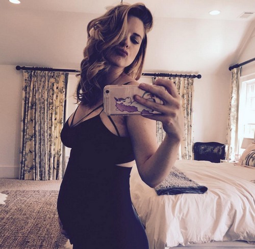 The Walking Dead Pregnancy: Alex Breckenridge Debuts Baby Bump – It’s A Boy!