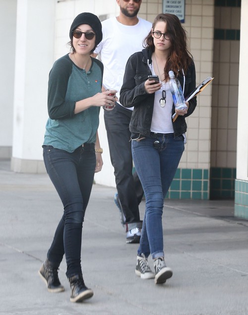 Kristen Stewart Dating Alicia Cargile – Is This Why Robert Pattinson’s Staying Away?