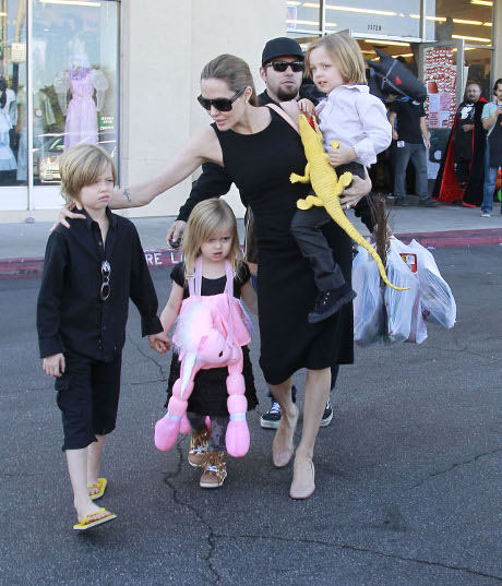 Brad Pitt and Angelina Jolie’s Kids Send Santa Claus Their Wish Lists From England!