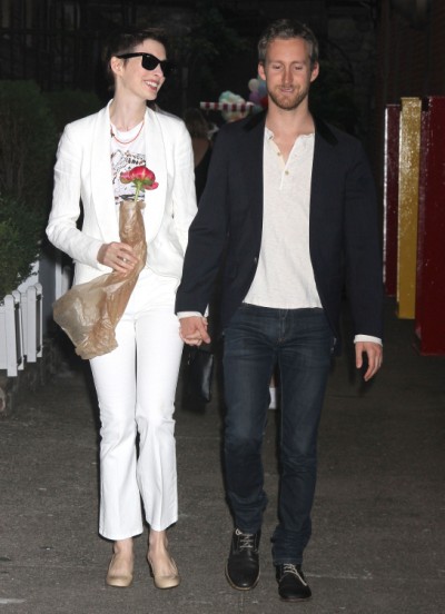Does Anne Hathaway Have The Worst Taste In Men?