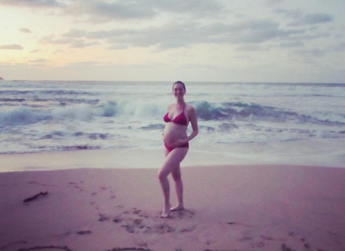 Anne Hathaway Shares Baby Bump Photo on Instagram and We Love It!