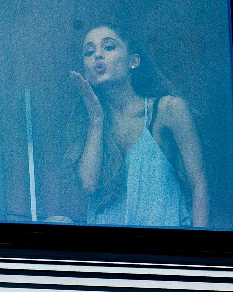 Ariana Grande Wished Her Loyal Fans Dead: Diva Tweets Dramatic Apology, Hopes To Repair Crumbling Image