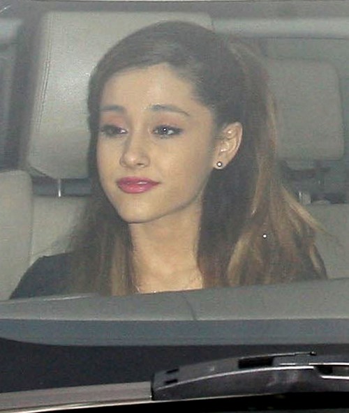 Ariana Grande Stands by Justin Beiber After DUI Arrest: New Couple Alert?